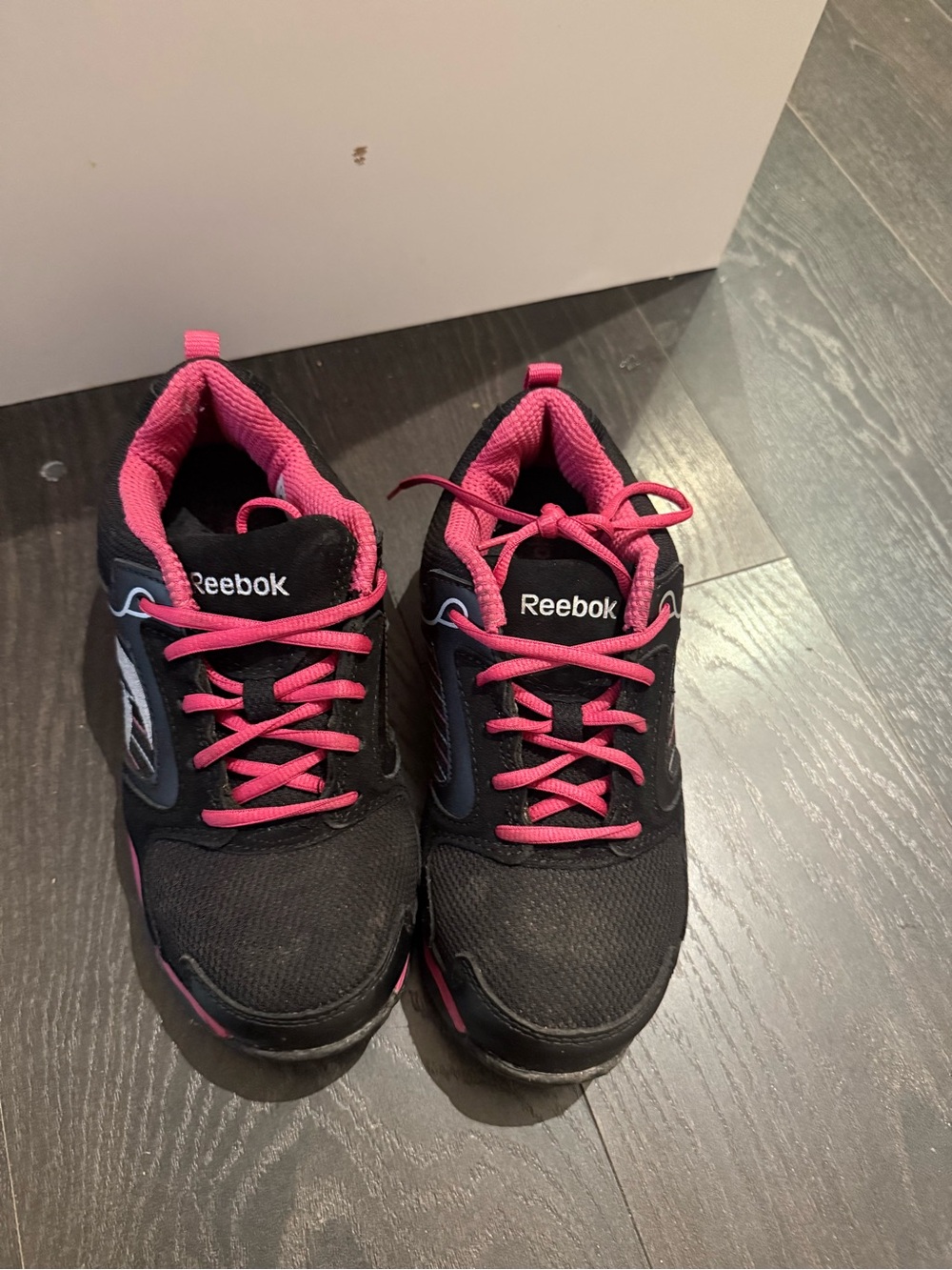 Reebok Safety shoes size 6